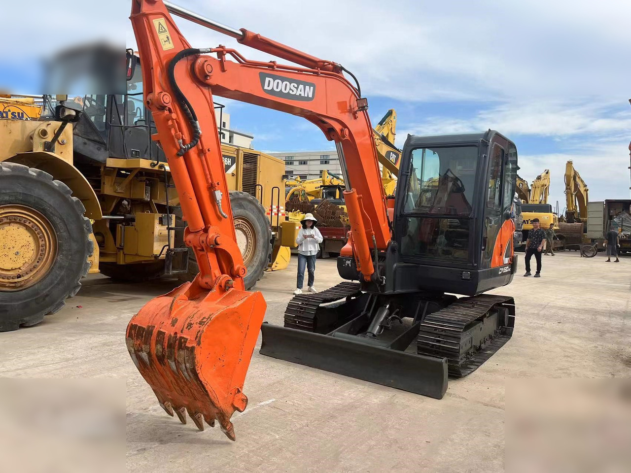 DOOSAN DX60-9C - Bager goseničar: slika 3 DOOSAN DX60-9C - Bager goseničar: slika 3