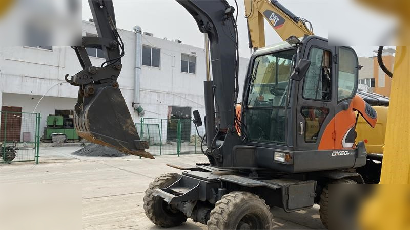 DOOSAN DX60W ECO - Bager na kolesih: slika 2 DOOSAN DX60W ECO - Bager na kolesih: slika 2