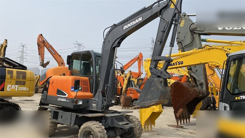 DOOSAN DX60W ECO - Bager na kolesih: slika 3 DOOSAN DX60W ECO - Bager na kolesih: slika 3