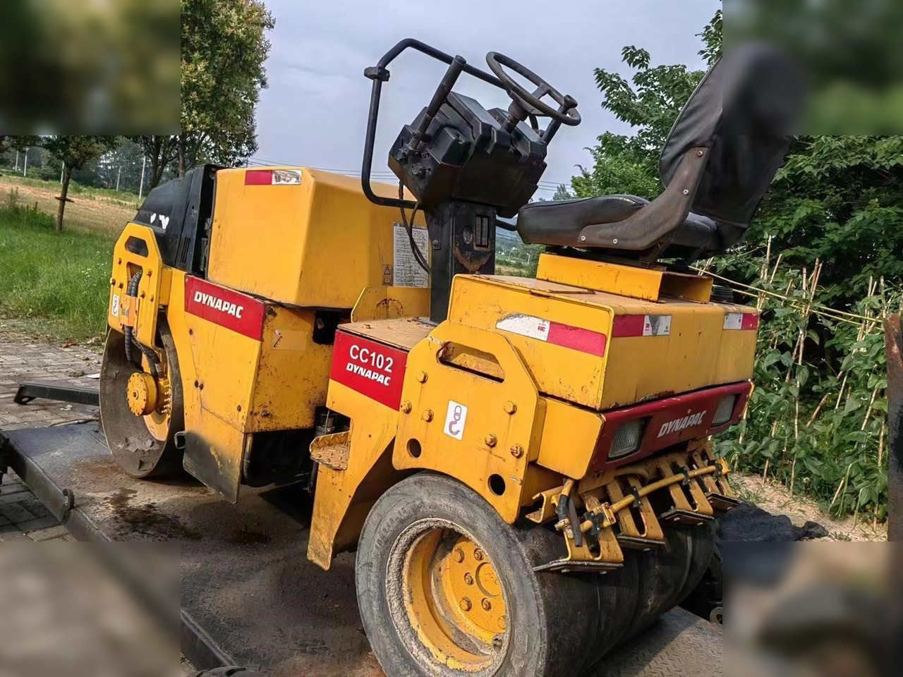 Kombinirani valjar DYNAPAC CC102 II: slika 6