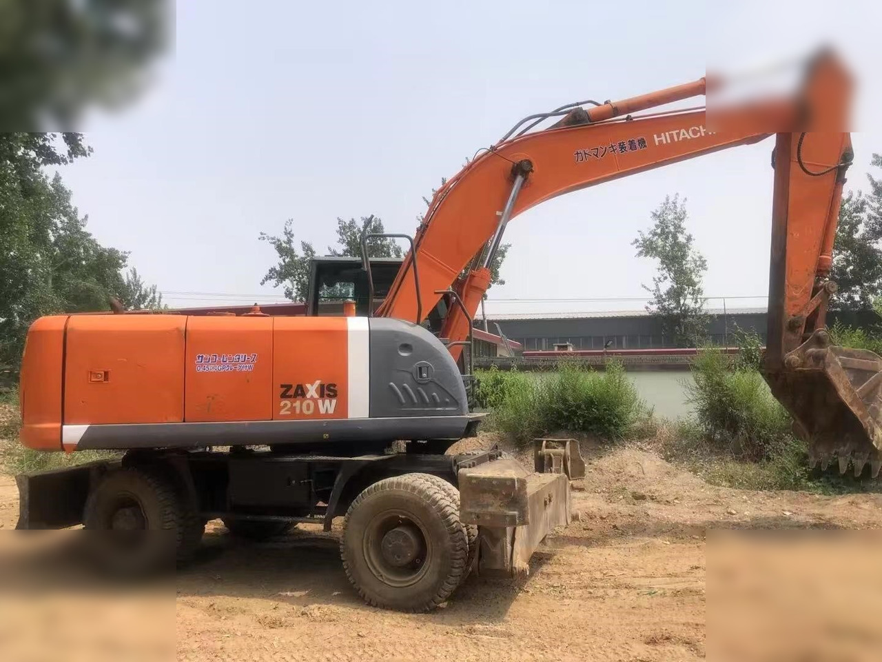 HITACHI ZX210W - Bager na kolesih: slika 2 HITACHI ZX210W - Bager na kolesih: slika 2