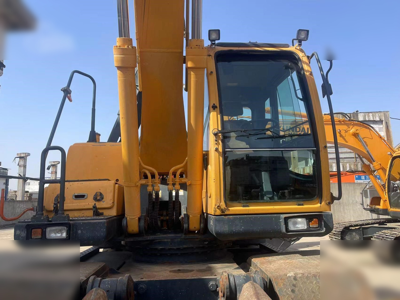 HYUNDAI ROBEX 210W-9 - Bager na kolesih: slika 5 HYUNDAI ROBEX 210W-9 - Bager na kolesih: slika 5