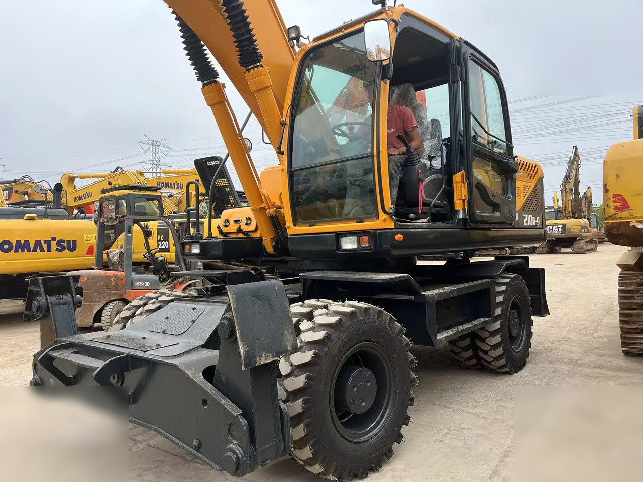HYUNDAI ROBEX 210W-9 - Bager na kolesih: slika 3 HYUNDAI ROBEX 210W-9 - Bager na kolesih: slika 3