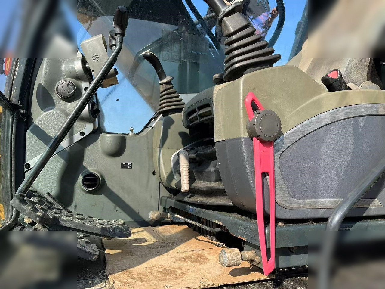 HYUNDAI ROBEX 220 LC-9S - Bager goseničar: slika 4 HYUNDAI ROBEX 220 LC-9S - Bager goseničar: slika 4