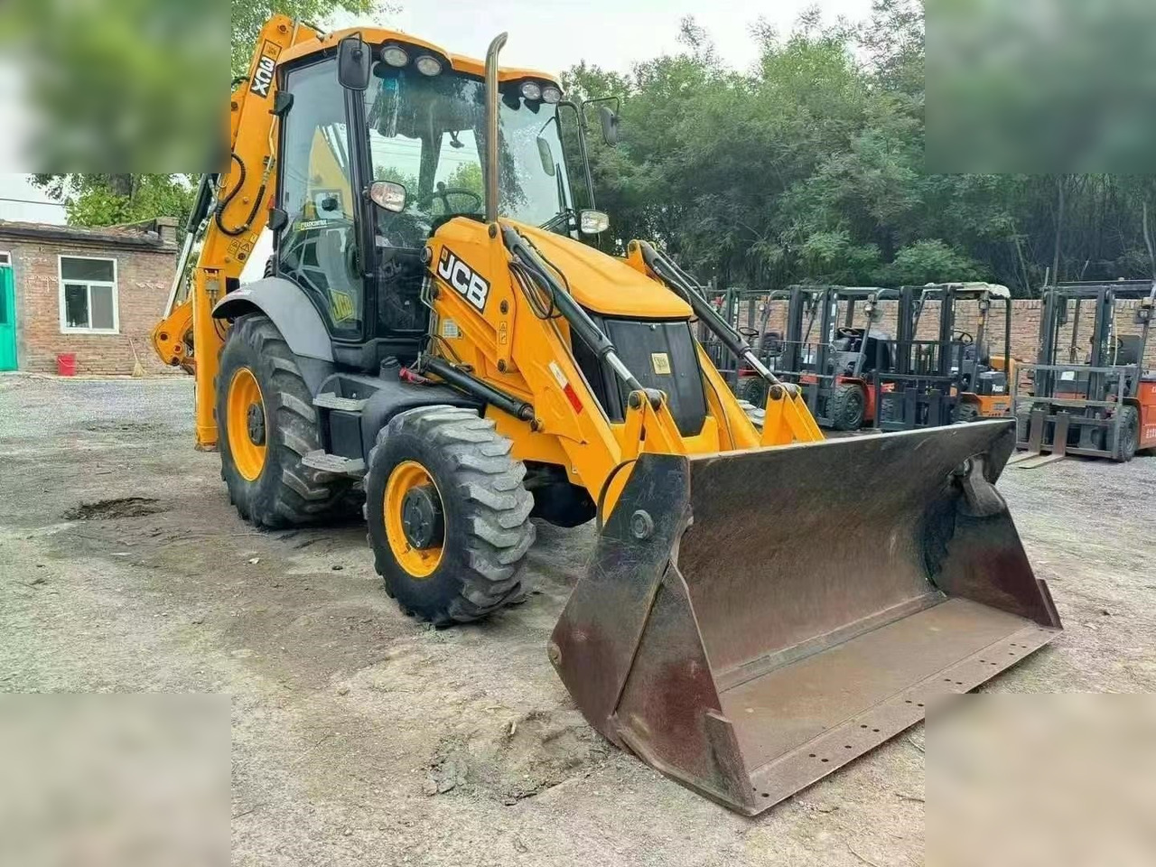 JCB 3CX - Bager nakladalec: slika 1 JCB 3CX - Bager nakladalec: slika 1