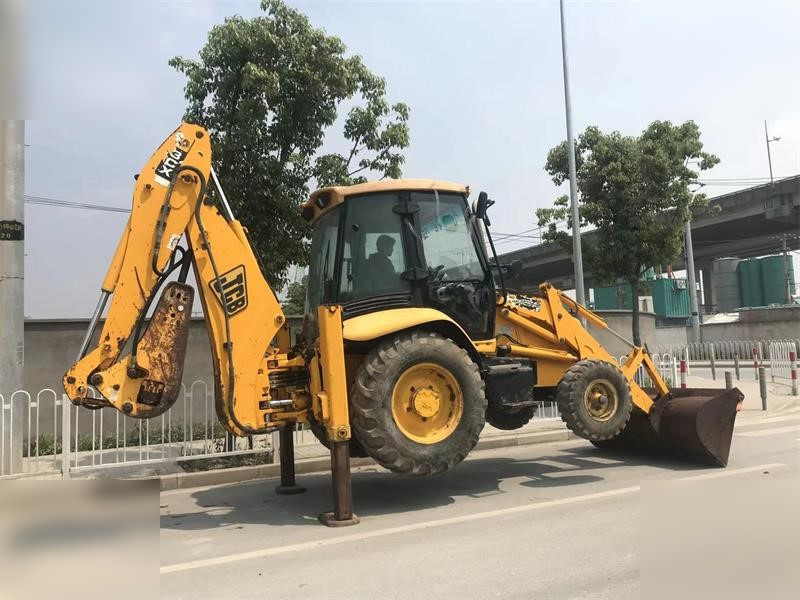 Bager nakladalec JCB 3CX: slika 10