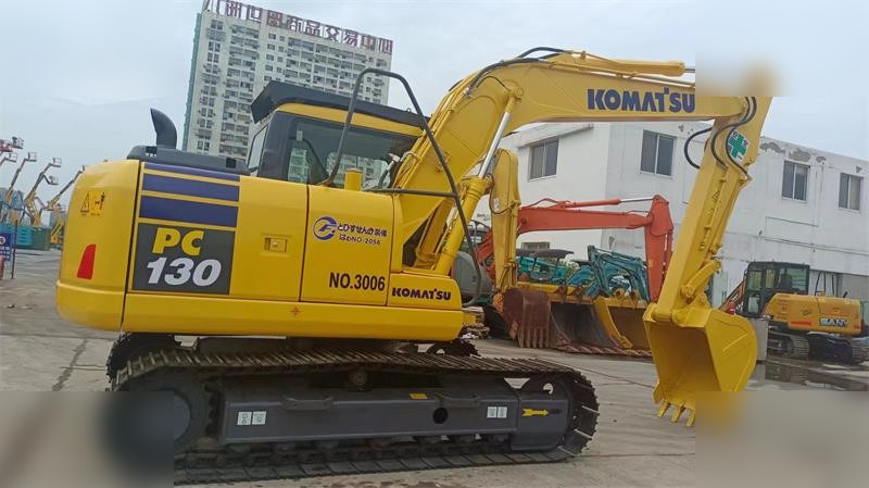 KOMATSU PC130-7 - Bager goseničar: slika 1 KOMATSU PC130-7 - Bager goseničar: slika 1