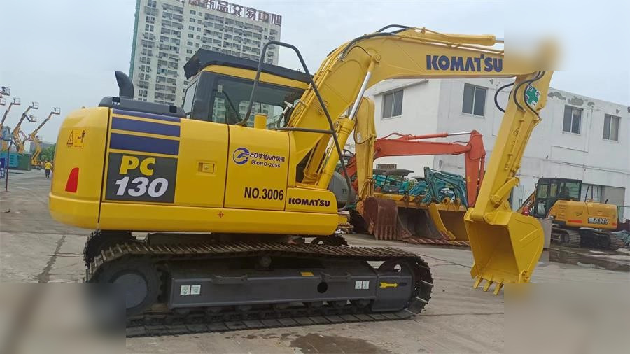 KOMATSU PC130-7 - Bager goseničar: slika 1 KOMATSU PC130-7 - Bager goseničar: slika 1