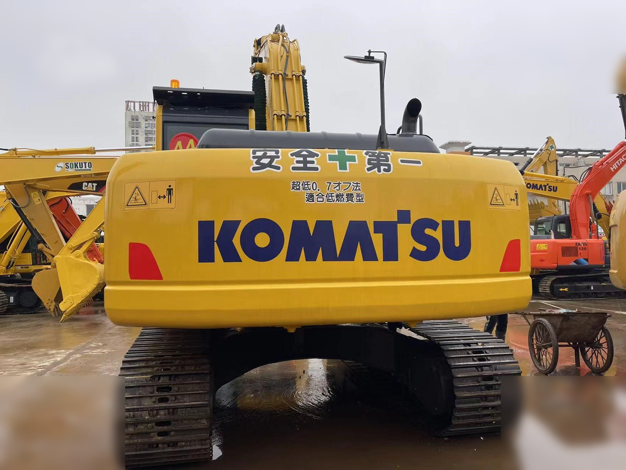 KOMATSU PC200-8 - Bager goseničar: slika 3 KOMATSU PC200-8 - Bager goseničar: slika 3