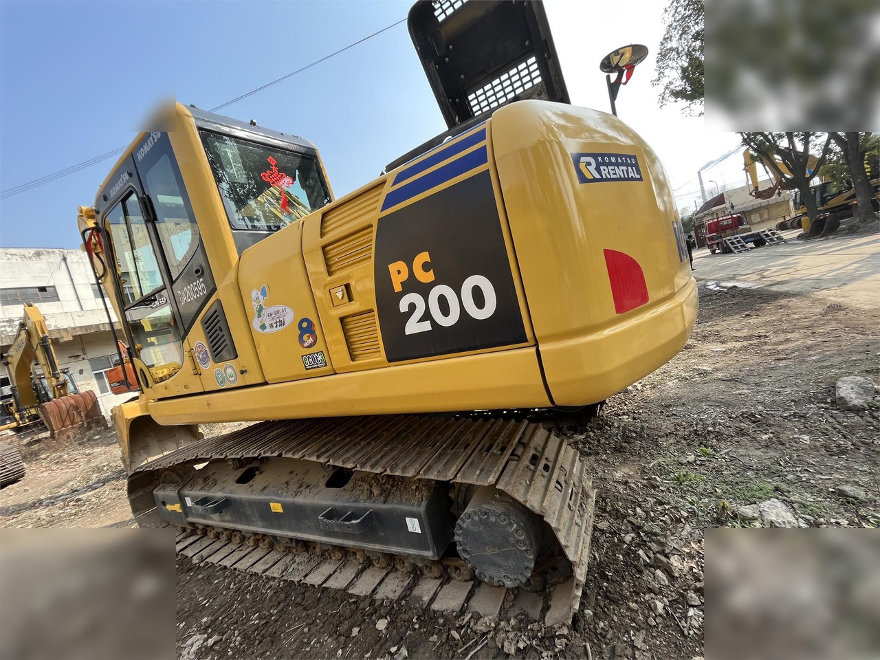 KOMATSU PC200-8 - Bager goseničar: slika 1 KOMATSU PC200-8 - Bager goseničar: slika 1