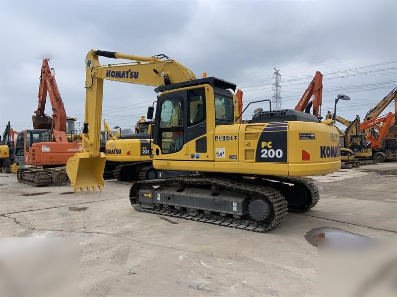 KOMATSU PC200-8 - Bager goseničar: slika 2 KOMATSU PC200-8 - Bager goseničar: slika 2