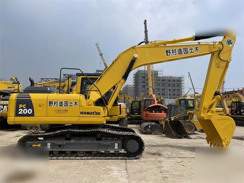 KOMATSU PC200-8 - Bager goseničar: slika 1 KOMATSU PC200-8 - Bager goseničar: slika 1