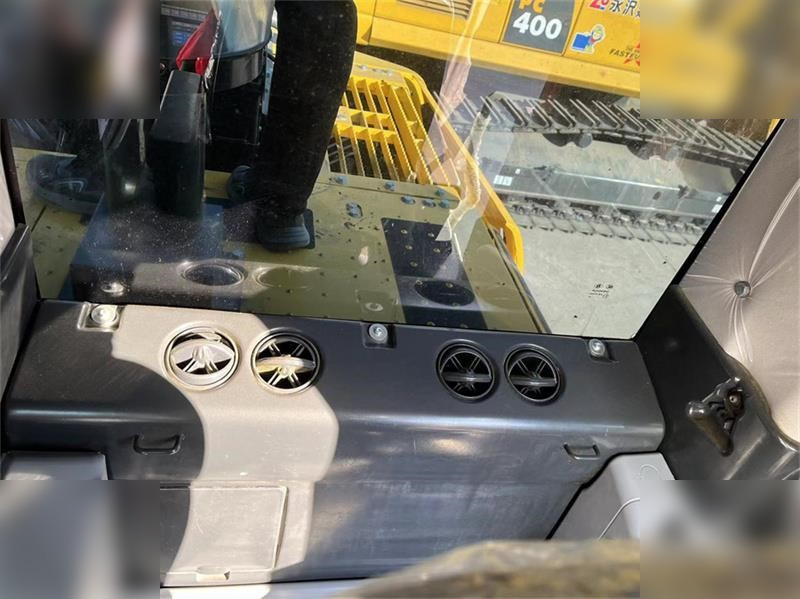 Bager goseničar KOMATSU PC200-8N1: slika 7