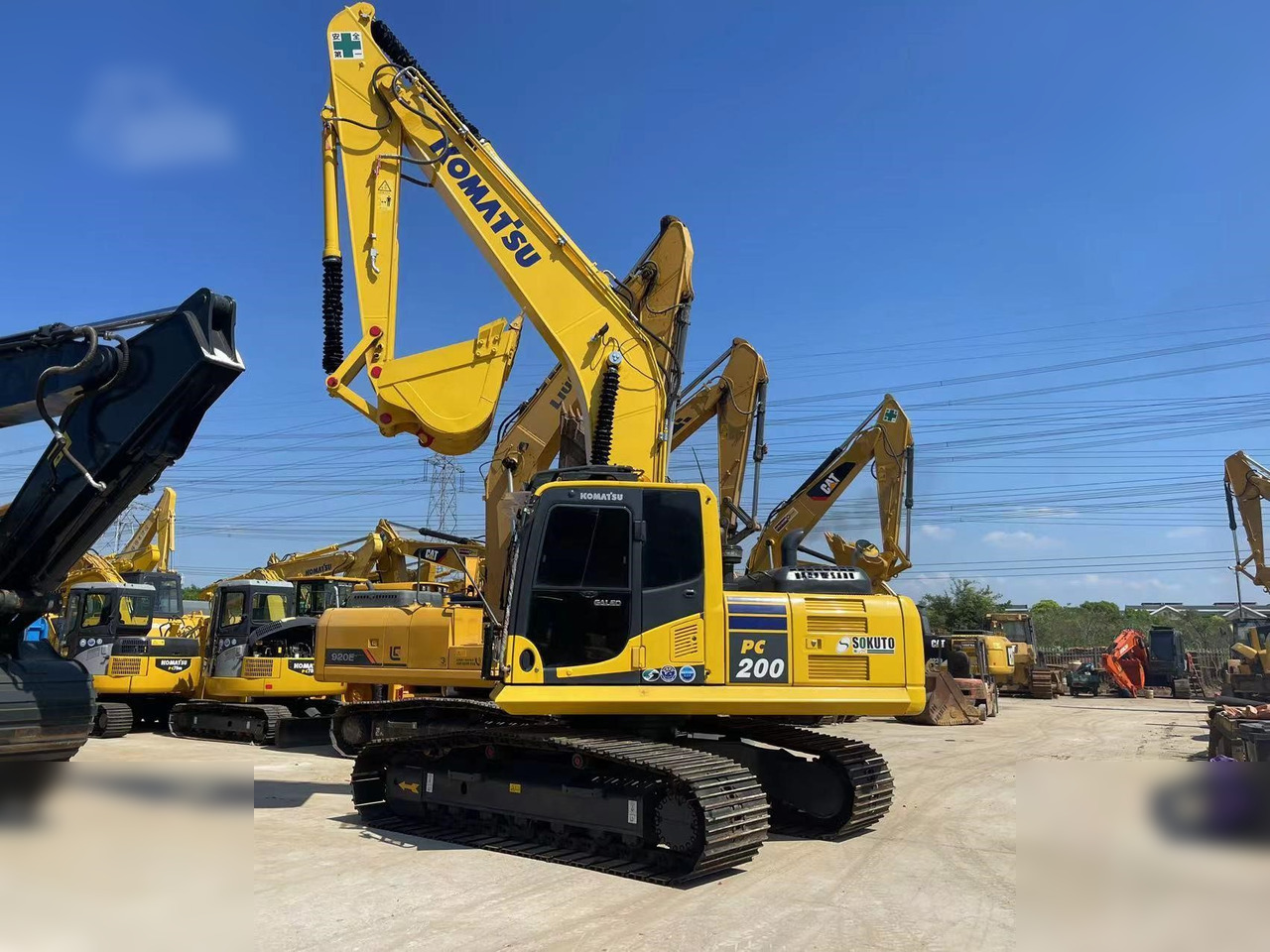 KOMATSU PC200-8N1 - Bager goseničar: slika 2 KOMATSU PC200-8N1 - Bager goseničar: slika 2