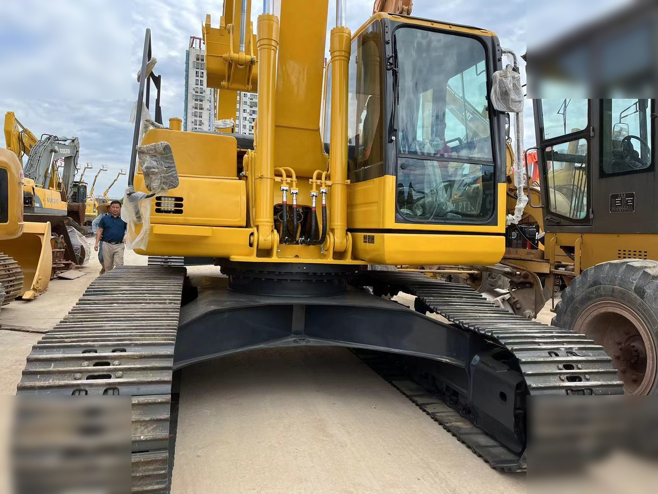 KOMATSU PC210 LC-8 - Bager goseničar: slika 2 KOMATSU PC210 LC-8 - Bager goseničar: slika 2