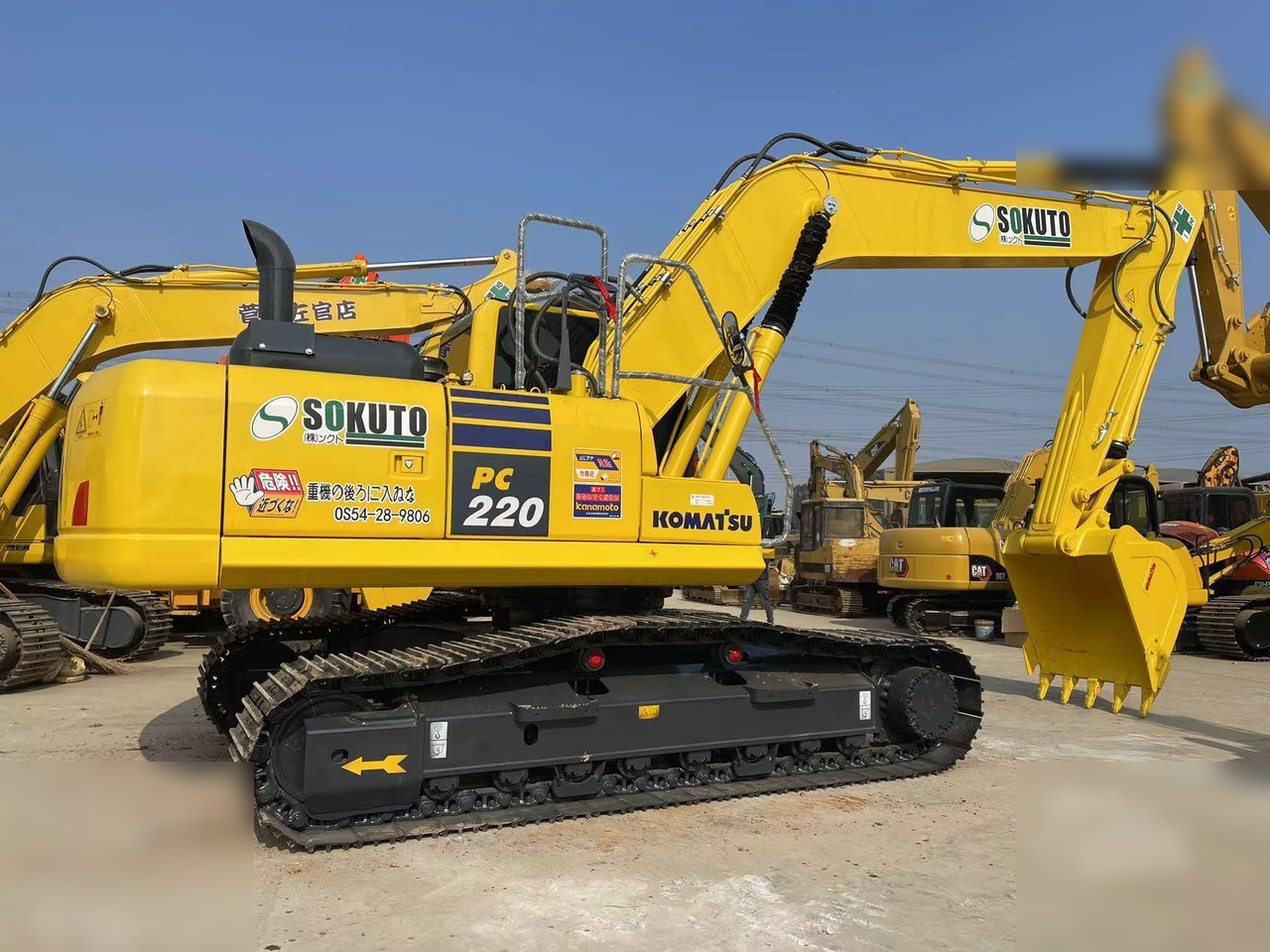 KOMATSU PC220-8 - Bager goseničar: slika 1 KOMATSU PC220-8 - Bager goseničar: slika 1