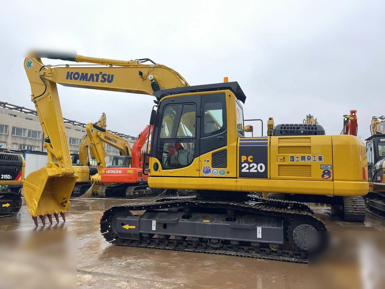KOMATSU PC220-8 - Bager goseničar: slika 2 KOMATSU PC220-8 - Bager goseničar: slika 2