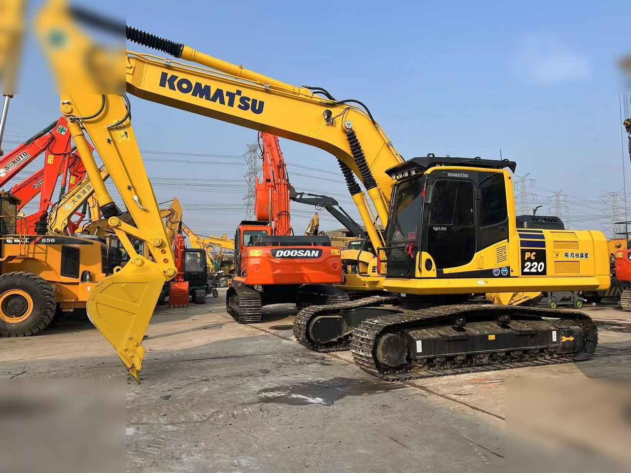 KOMATSU PC220-8M0 - Bager goseničar: slika 1 KOMATSU PC220-8M0 - Bager goseničar: slika 1
