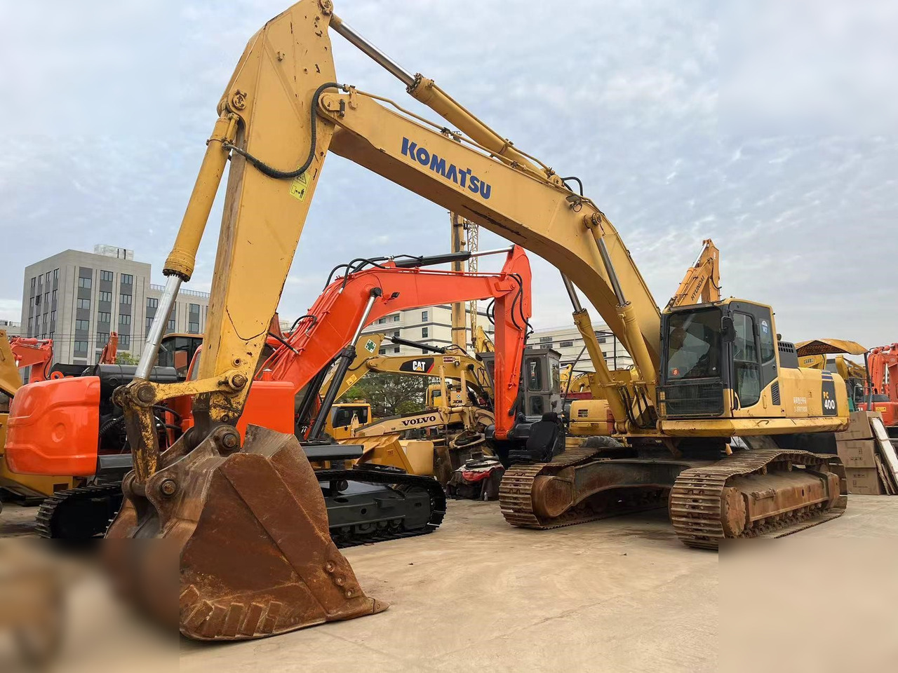 KOMATSU PC400-8 - Bager goseničar: slika 2 KOMATSU PC400-8 - Bager goseničar: slika 2