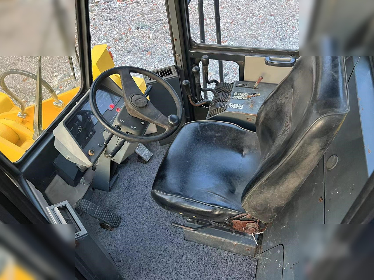 KOMATSU WA320-3 - Kolesni nakladalec: slika 5 KOMATSU WA320-3 - Kolesni nakladalec: slika 5