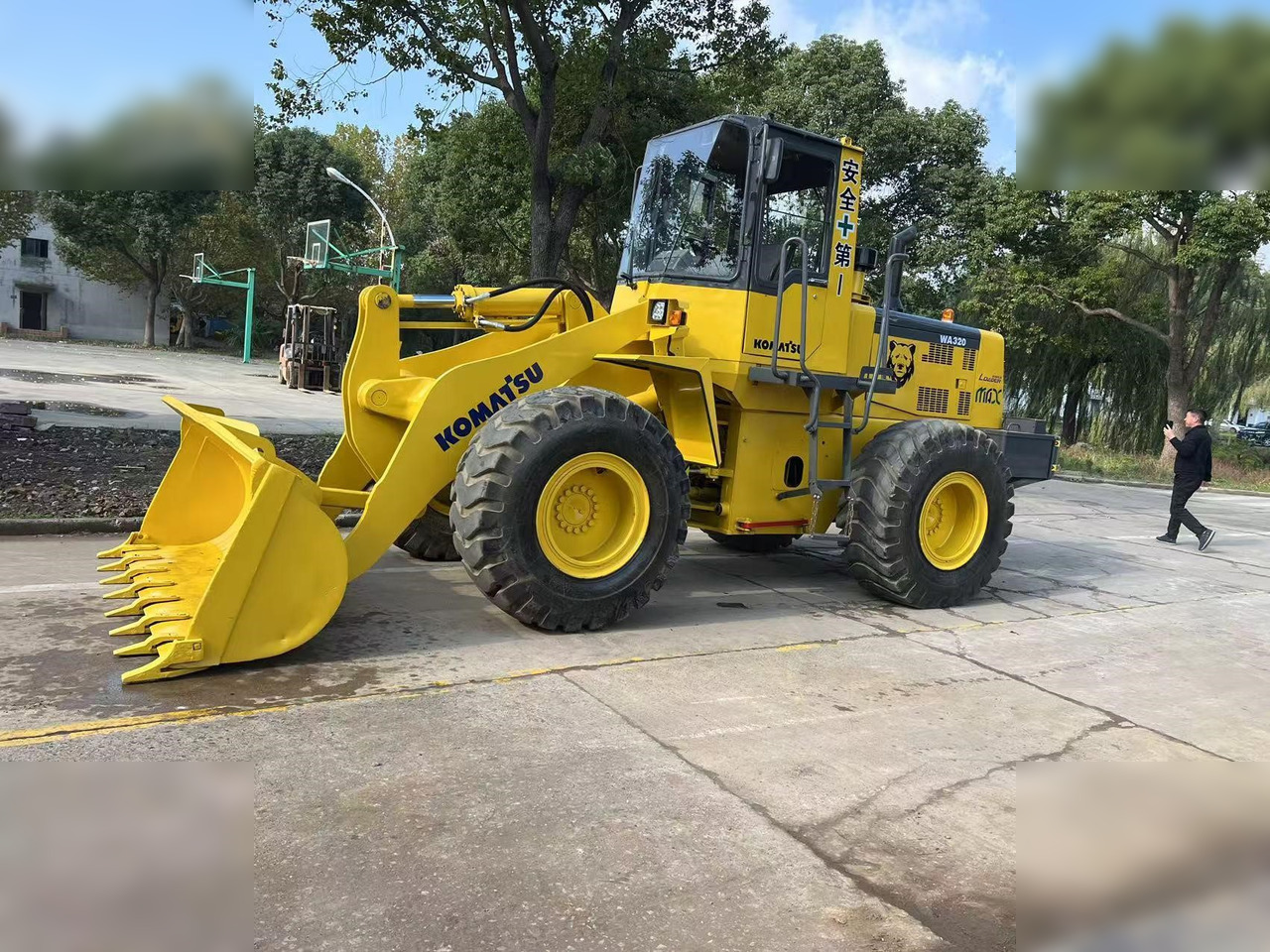 KOMATSU WA320-3 - Kolesni nakladalec: slika 1 KOMATSU WA320-3 - Kolesni nakladalec: slika 1