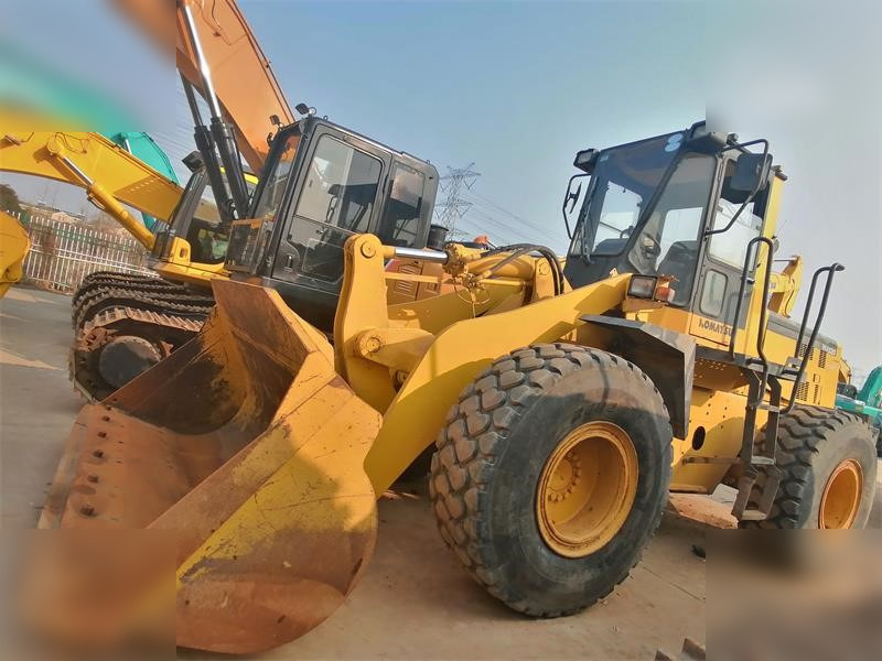 KOMATSU WA320-3 - Kolesni nakladalec: slika 1 KOMATSU WA320-3 - Kolesni nakladalec: slika 1
