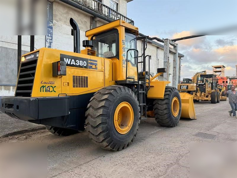 KOMATSU WA380-3 - Kolesni nakladalec: slika 3 KOMATSU WA380-3 - Kolesni nakladalec: slika 3