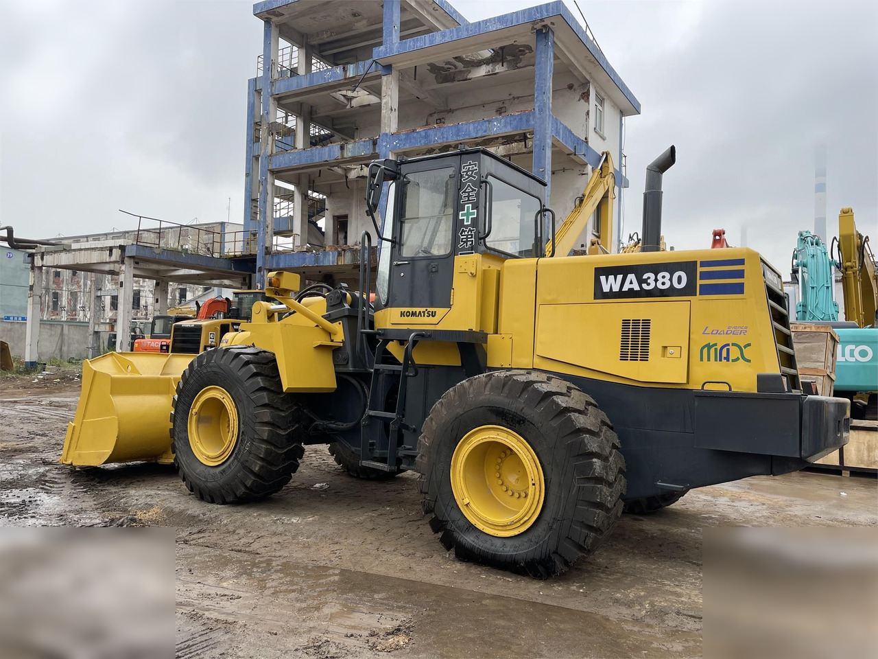 KOMATSU WA380-3 - Kolesni nakladalec: slika 3 KOMATSU WA380-3 - Kolesni nakladalec: slika 3