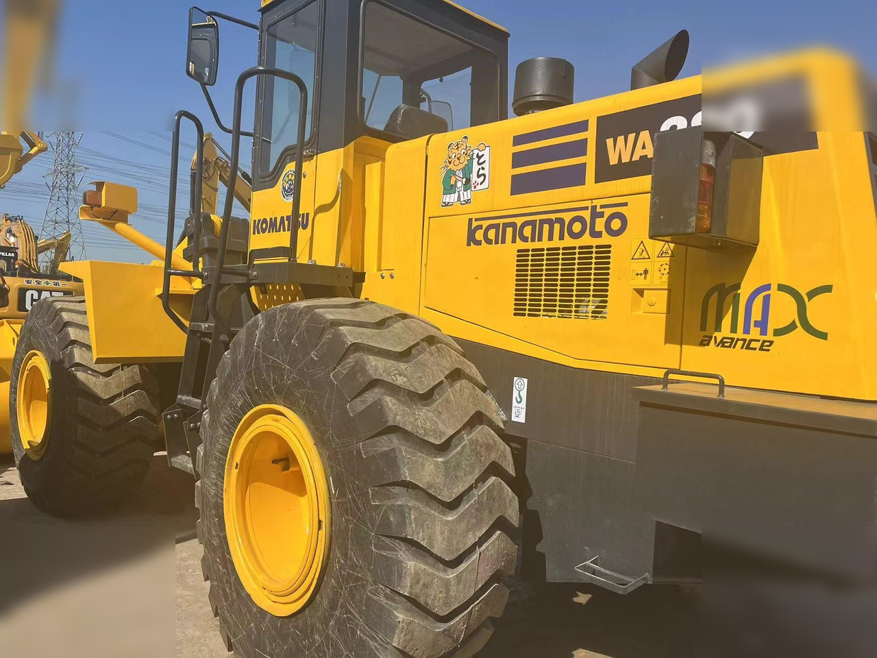 KOMATSU WA380-3 - Kolesni nakladalec: slika 5 KOMATSU WA380-3 - Kolesni nakladalec: slika 5