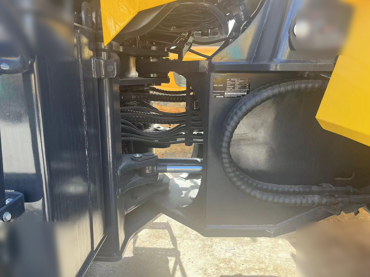 Kolesni nakladalec KOMATSU WA380-3: slika 9