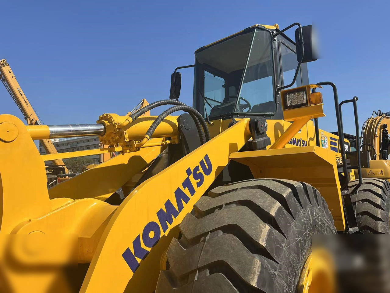KOMATSU WA380-3 - Kolesni nakladalec: slika 4 KOMATSU WA380-3 - Kolesni nakladalec: slika 4