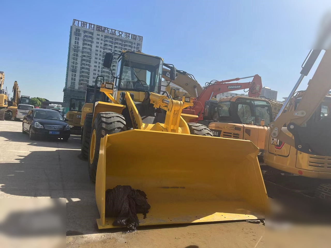 KOMATSU WA380-3 - Kolesni nakladalec: slika 3 KOMATSU WA380-3 - Kolesni nakladalec: slika 3