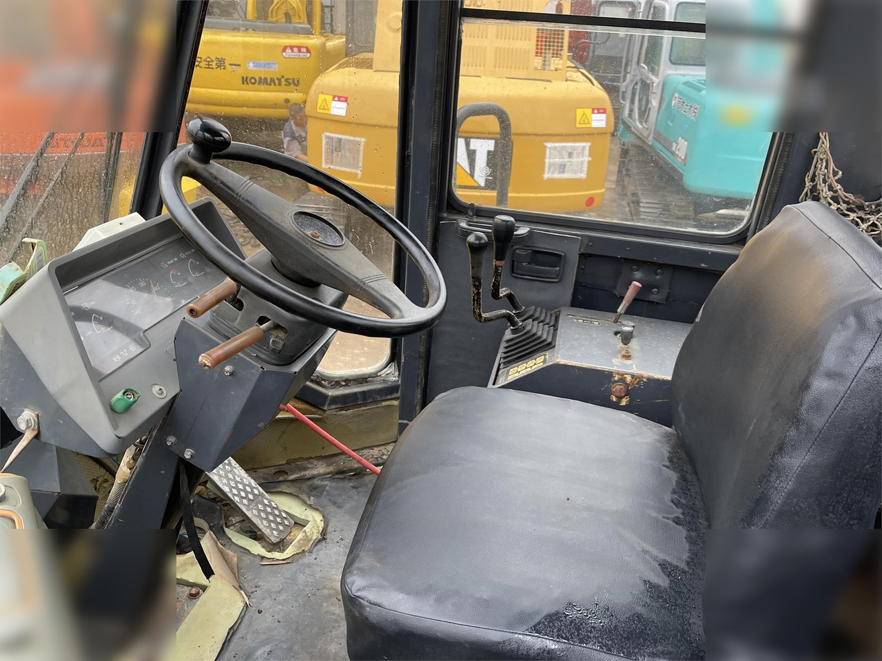 KOMATSU WA380-3 - Kolesni nakladalec: slika 5 KOMATSU WA380-3 - Kolesni nakladalec: slika 5