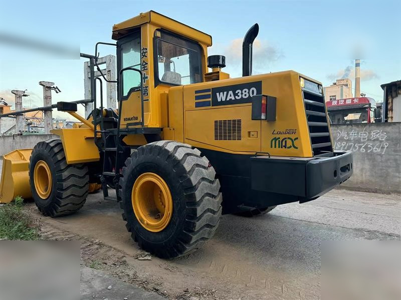 KOMATSU WA380-3 - Kolesni nakladalec: slika 5 KOMATSU WA380-3 - Kolesni nakladalec: slika 5