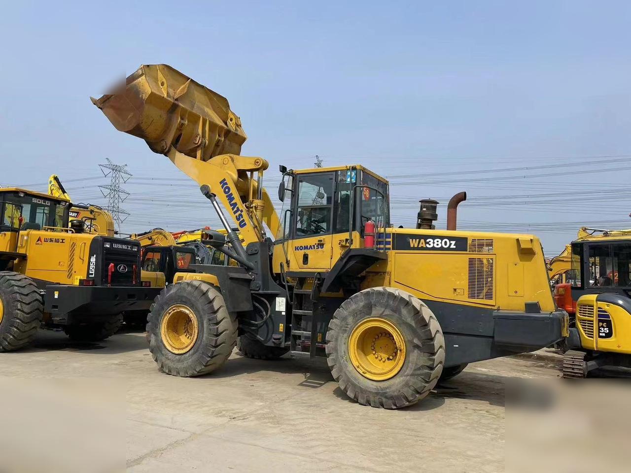 KOMATSU WA380Z-6 - Kolesni nakladalec: slika 2 KOMATSU WA380Z-6 - Kolesni nakladalec: slika 2