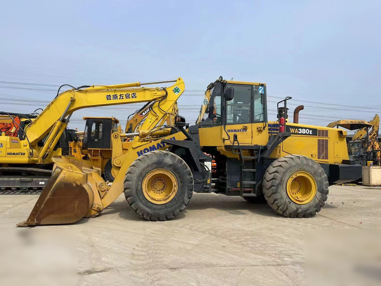 KOMATSU WA380Z-6 - Kolesni nakladalec: slika 1 KOMATSU WA380Z-6 - Kolesni nakladalec: slika 1