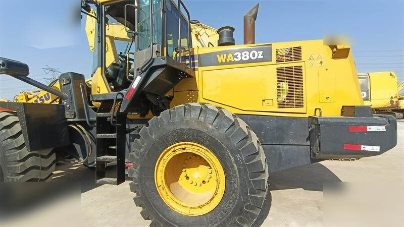 KOMATSU WA380Z-6 - Kolesni nakladalec: slika 2 KOMATSU WA380Z-6 - Kolesni nakladalec: slika 2