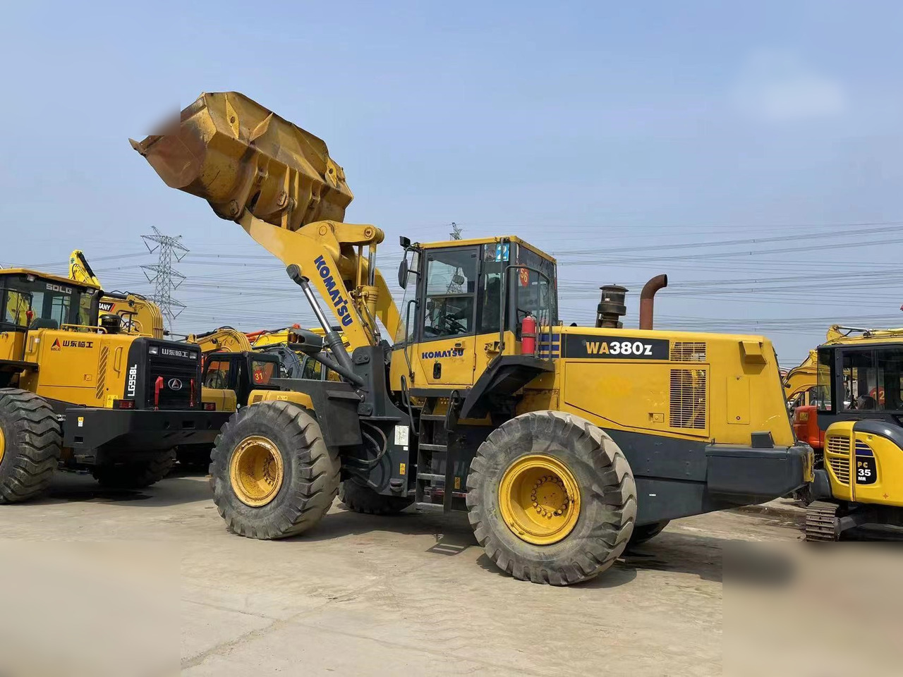 KOMATSU WA380Z-6 - Kolesni nakladalec: slika 2 KOMATSU WA380Z-6 - Kolesni nakladalec: slika 2