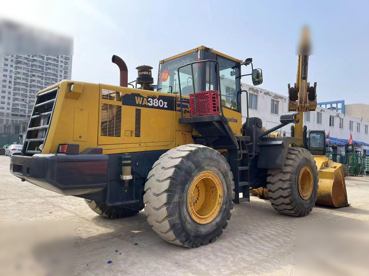 KOMATSU WA380Z-6 - Kolesni nakladalec: slika 4 KOMATSU WA380Z-6 - Kolesni nakladalec: slika 4