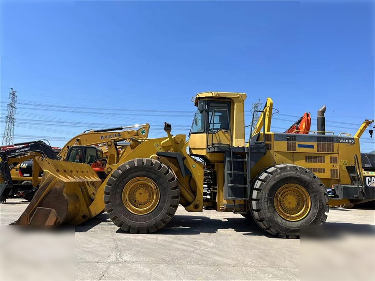 KOMATSU WA600-3 - Kolesni nakladalec: slika 5 KOMATSU WA600-3 - Kolesni nakladalec: slika 5