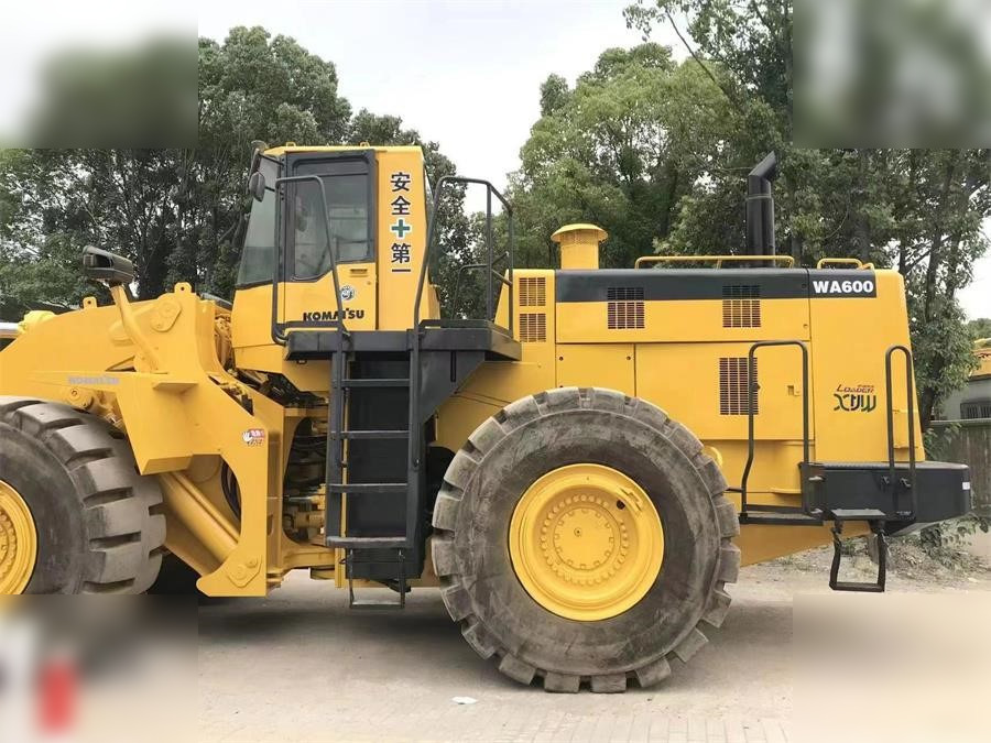 KOMATSU WA600-3 - Kolesni nakladalec: slika 3 KOMATSU WA600-3 - Kolesni nakladalec: slika 3