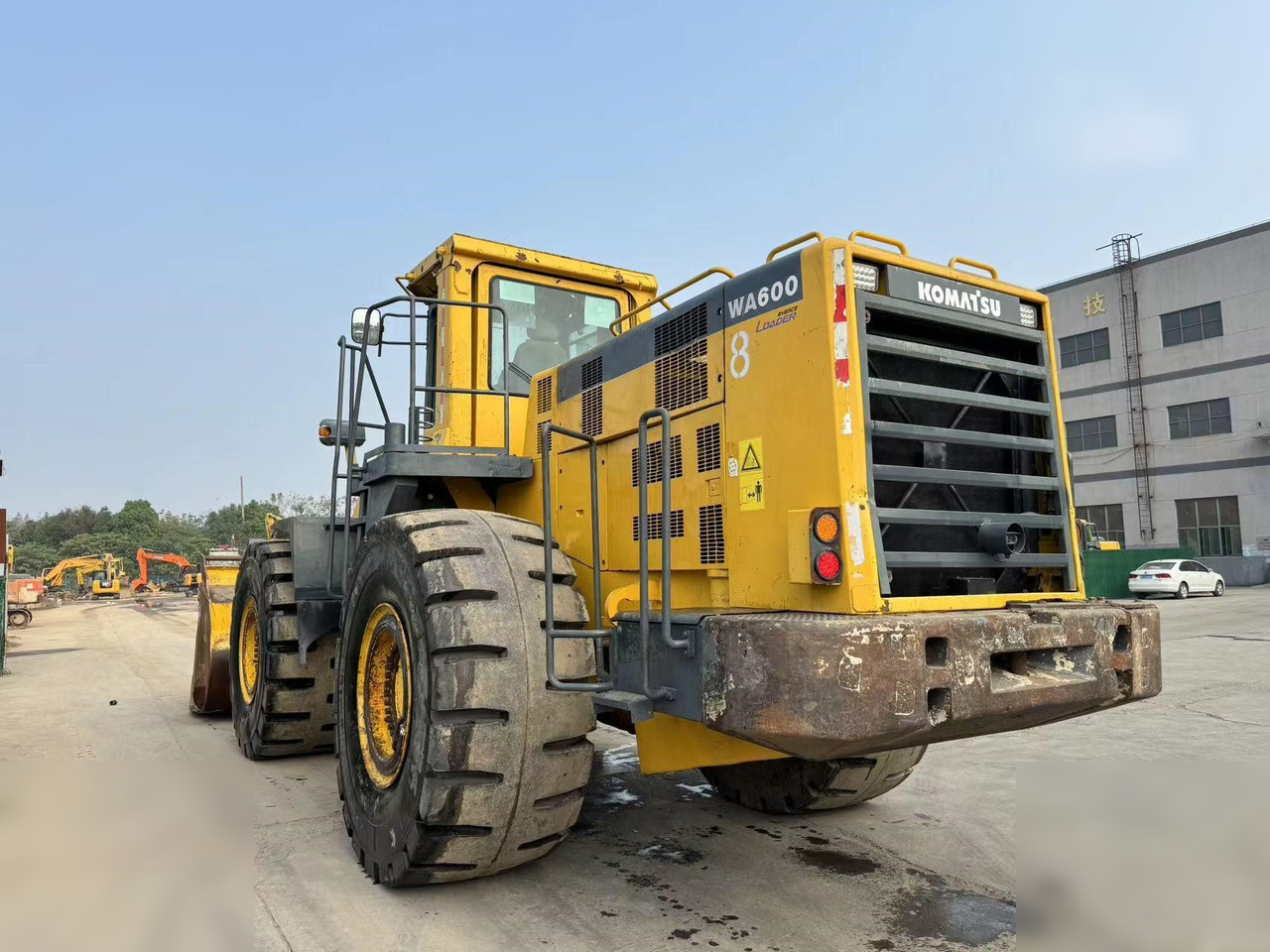KOMATSU WA600-3 - Kolesni nakladalec: slika 3 KOMATSU WA600-3 - Kolesni nakladalec: slika 3