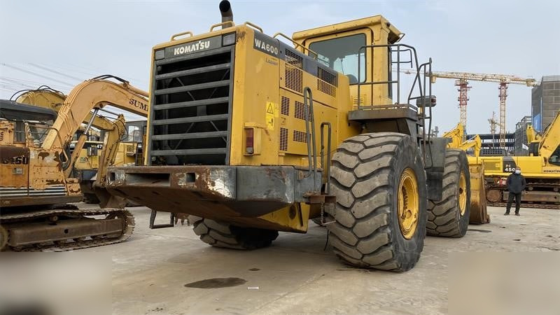 KOMATSU WA600-3 - Kolesni nakladalec: slika 4 KOMATSU WA600-3 - Kolesni nakladalec: slika 4