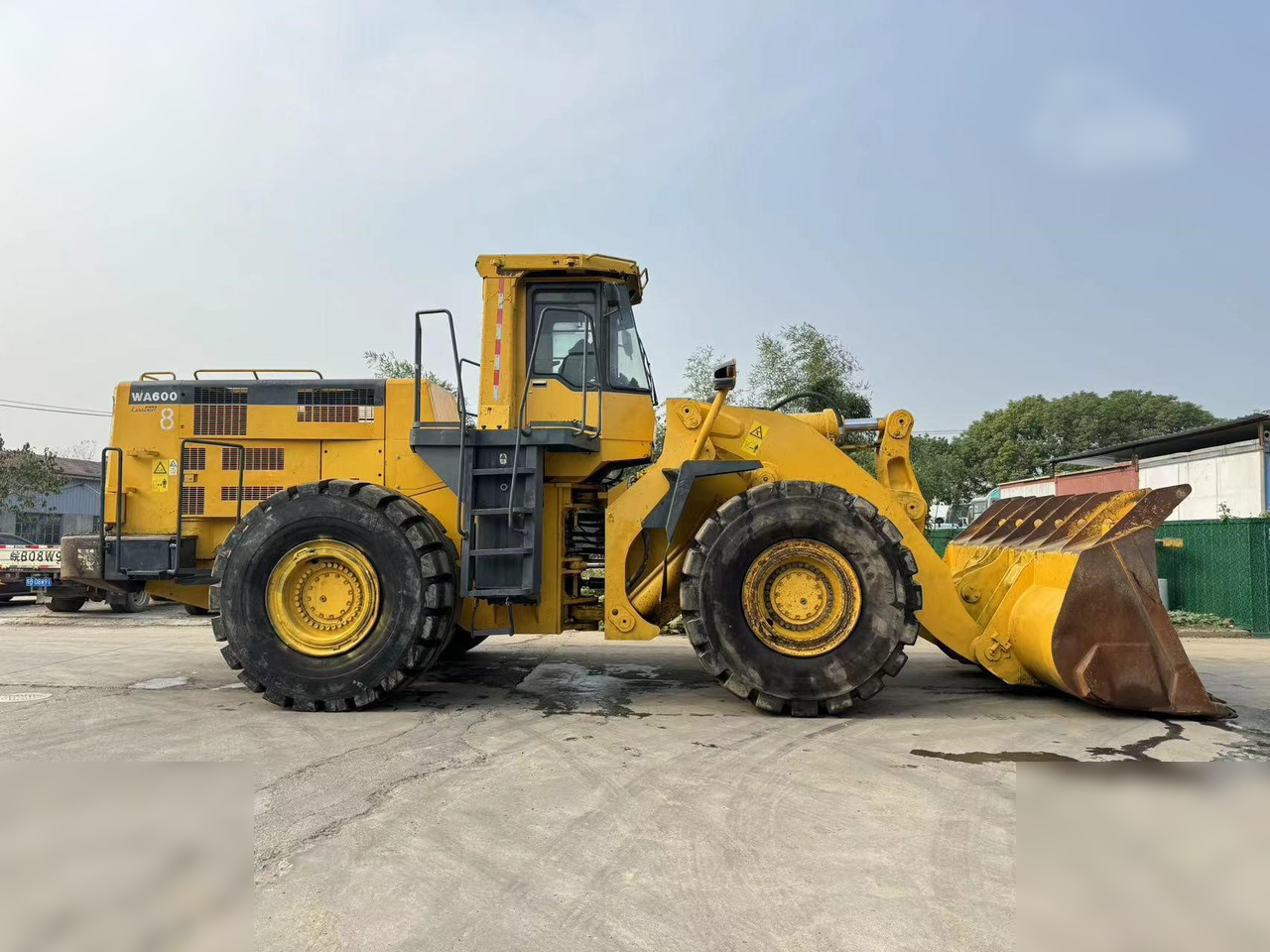 KOMATSU WA600-3 - Kolesni nakladalec: slika 2 KOMATSU WA600-3 - Kolesni nakladalec: slika 2