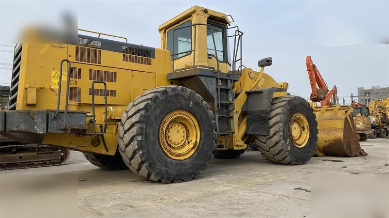 KOMATSU WA600-3 - Kolesni nakladalec: slika 1 KOMATSU WA600-3 - Kolesni nakladalec: slika 1