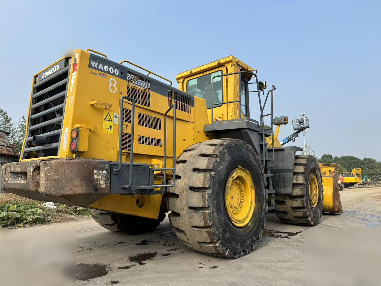 KOMATSU WA600-3 - Kolesni nakladalec: slika 4 KOMATSU WA600-3 - Kolesni nakladalec: slika 4