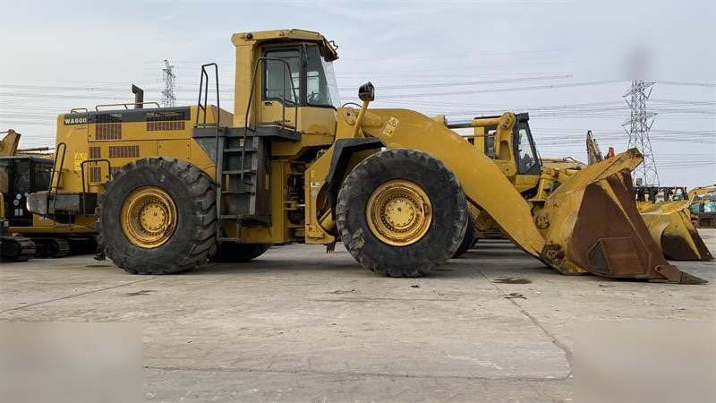 KOMATSU WA600-3 - Kolesni nakladalec: slika 2 KOMATSU WA600-3 - Kolesni nakladalec: slika 2