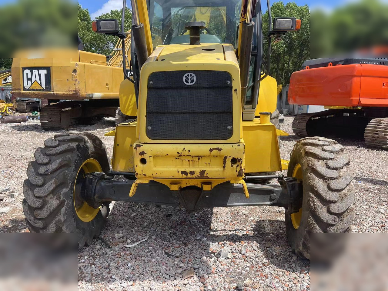 NEW HOLLAND LB95B-4PT - Bager nakladalec: slika 4 NEW HOLLAND LB95B-4PT - Bager nakladalec: slika 4