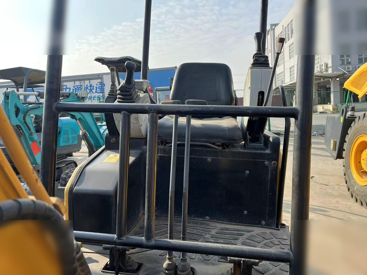 SANY SY16C - Mini bager: slika 5 SANY SY16C - Mini bager: slika 5