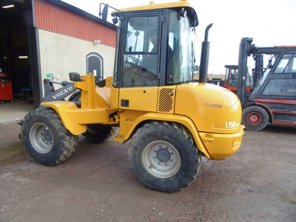 Volvo L 35 - Kolesni nakladalec: slika 4 Volvo L 35 - Kolesni nakladalec: slika 4